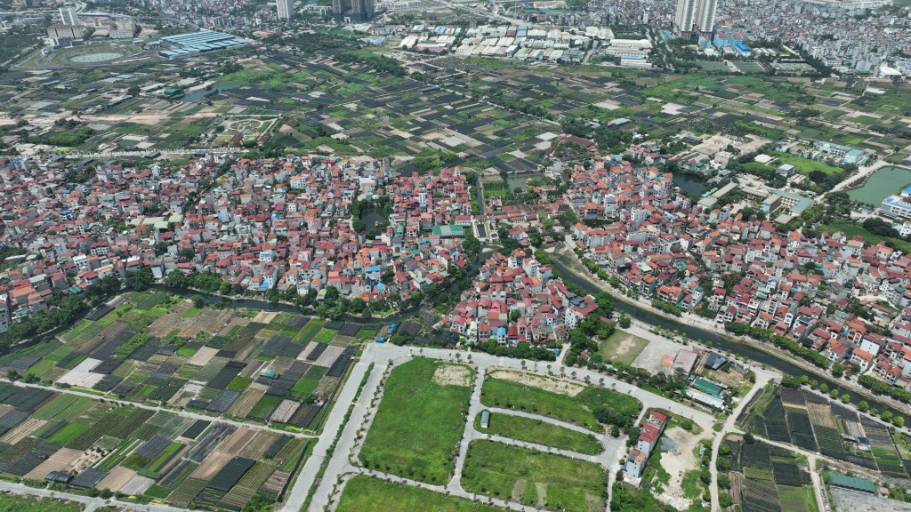 Khu dân cư hiện hữu gần phân khu DV11 khu đô thị Tây Tựu