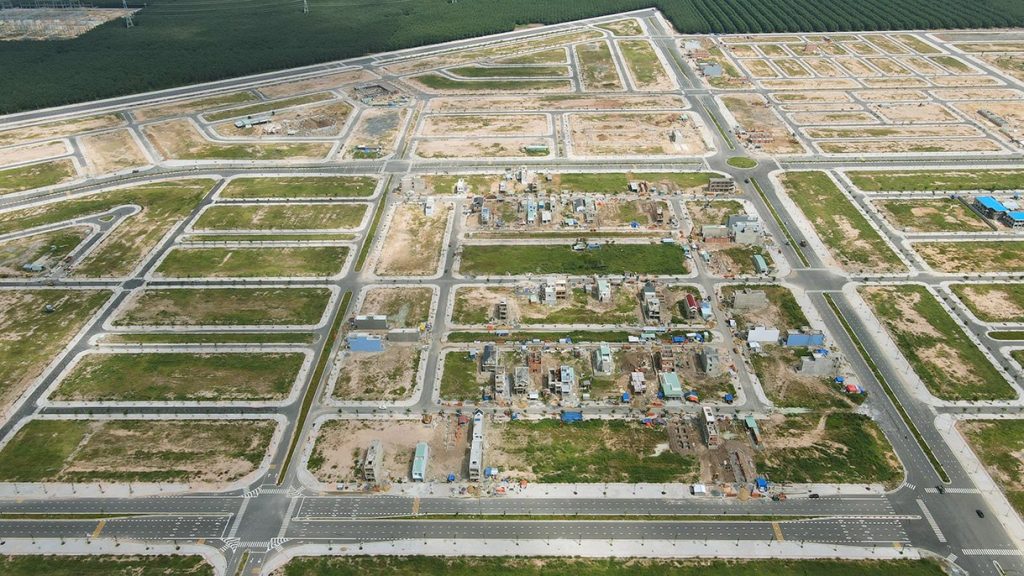 Việc mua đất tái định cư cũng tiềm ẩn không ít nhược điểm và rủi ro mà người mua cần hết sức cẩn trọng